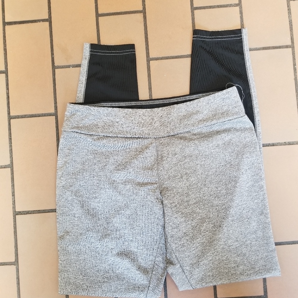 Work Out Leggings 🥳🥳🥳 - Picture 2 of 4
